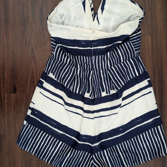 Lulu's Navy and White Strapless Tie-Front Romper - Picture 4 of 4